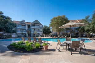 The Lodge at West Oaks in Houston, TX - Building Photo