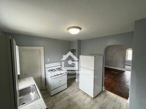 903 College Dr, Unit 3 in Anderson, IN - Building Photo - Building Photo