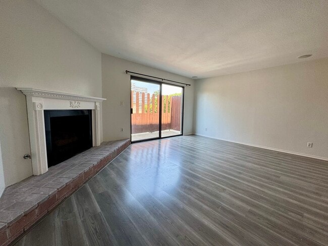 5070 Kester in Sherman Oaks, CA - Building Photo - Building Photo