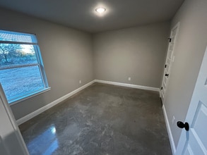 10028 W Hwy 199 in Poolville, TX - Building Photo - Building Photo