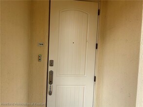 2351 Lakeview Dr in Sebring, FL - Building Photo - Building Photo
