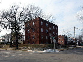 463 Newcomb St SE Apartments