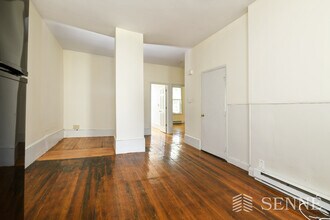 1099 Cambridge St, Unit 1 in Cambridge, MA - Building Photo - Building Photo