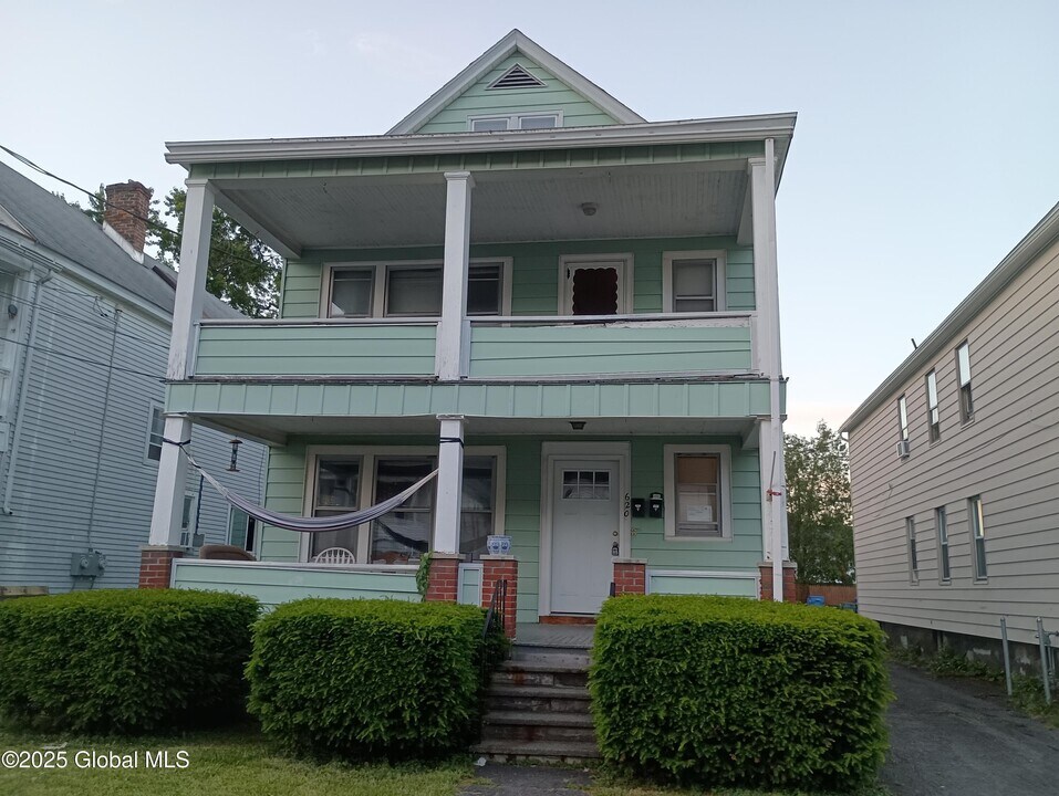 620 Providence St in Albany, NY - Building Photo