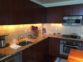 3570 SW River Pkwy, Unit 509 in Portland, OR - Building Photo - Building Photo