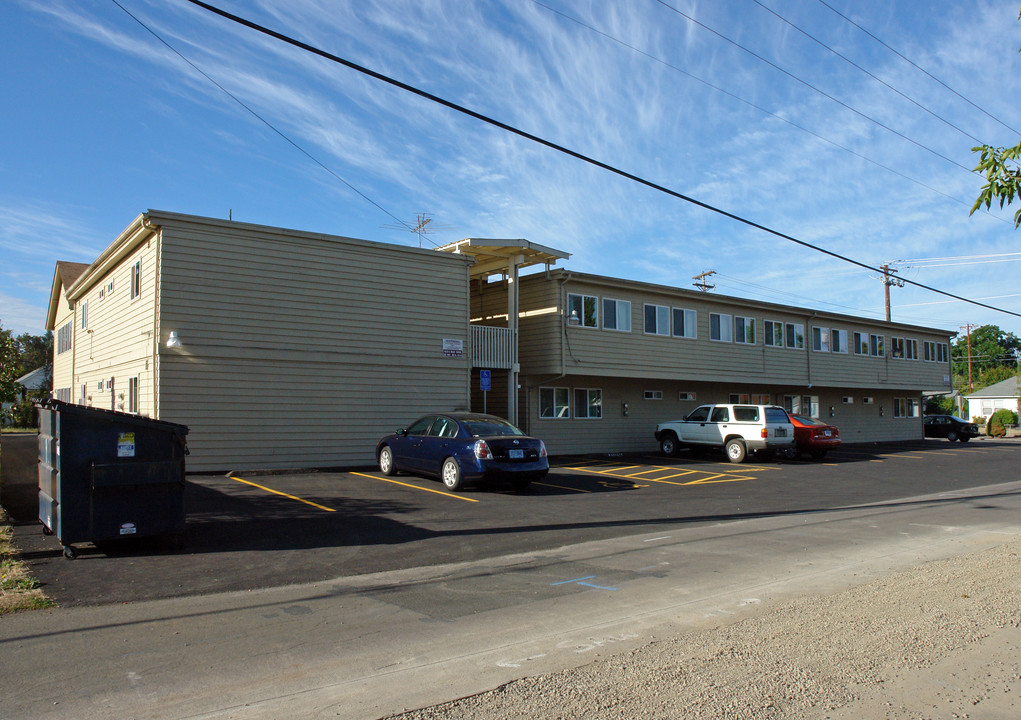 Cardinal Lane in Salem, OR - Building Photo