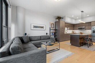 740 Portland Ave in Minneapolis, MN - Foto de edificio - Building Photo