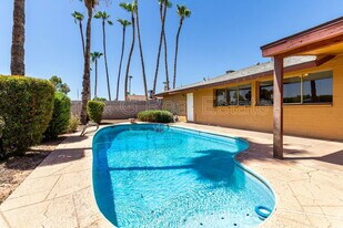 4013 S Hazelton Ln in Tempe, AZ - Building Photo