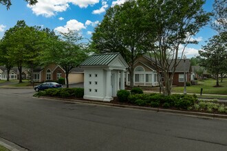 The Oaks at Schilling Farms in Collierville, TN - Building Photo - Building Photo