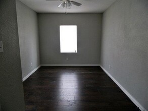590 Everett Ave in Stephenville, TX - Foto de edificio - Building Photo