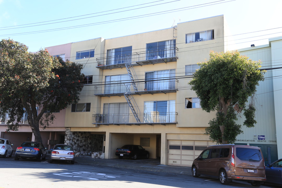 1835 Noriega St in San Francisco, CA - Building Photo