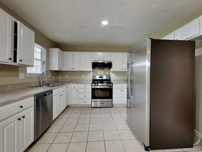 832 Sugar Oak Ln in Lawrenceville, GA - Building Photo - Building Photo