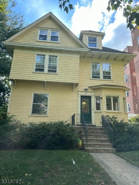 182 Claremont Ave in Montclair, NJ - Building Photo