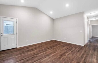 454 S Longbranch Dr in Maize, KS - Foto de edificio - Building Photo