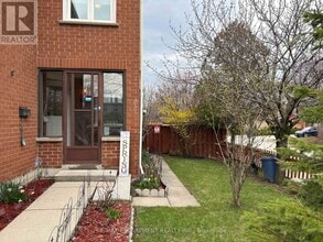 4313 Lee Dr in Mississauga, ON - Building Photo - Building Photo