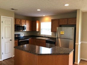 1021 Mallory Ln in Spring Hill, TN - Building Photo - Building Photo