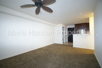 1800 Kaioo Dr-Unit -C403 in Honolulu, HI - Foto de edificio - Building Photo