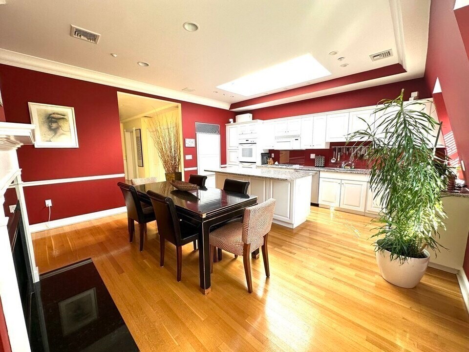 154 Beacon St in Boston, MA - Building Photo