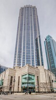 512 N McClurg Ct in Chicago, IL - Building Photo
