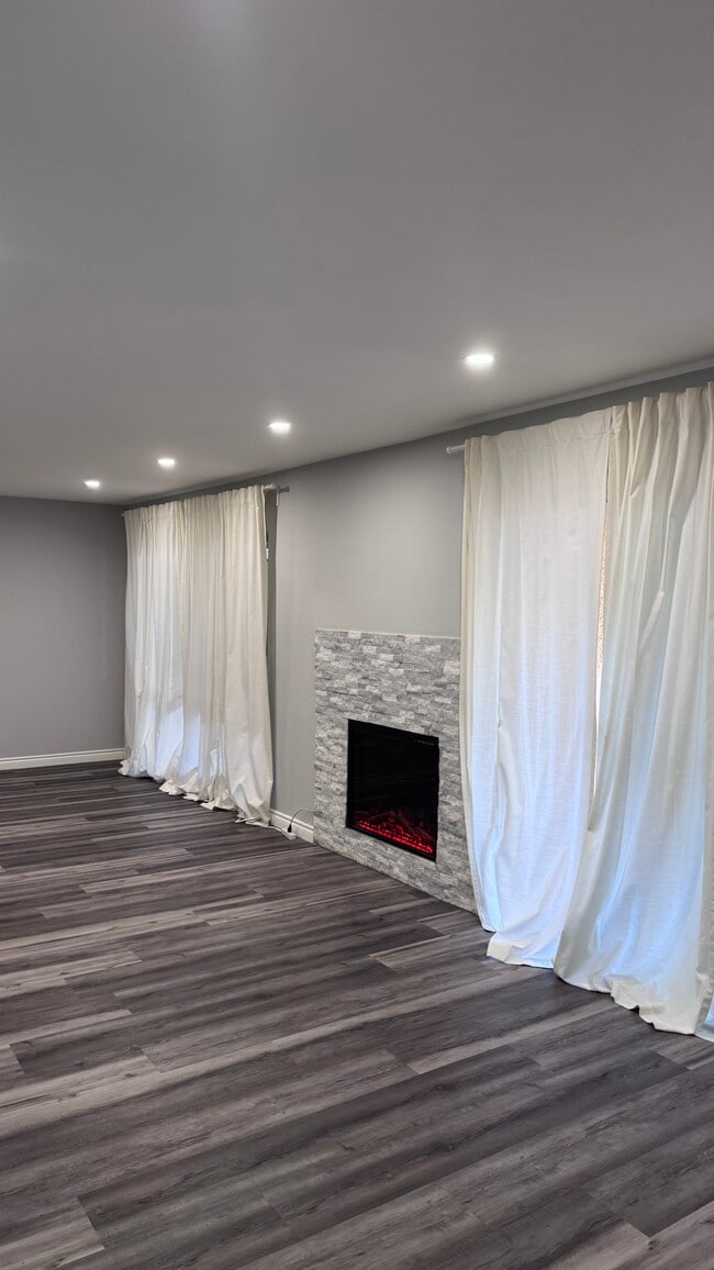 property at 1127 E Del Mar Blvd