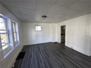 410 Hallam Ave in Washington, PA - Building Photo - Building Photo