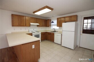 37 Summersweet Dr in Glastonbury, CT - Building Photo - Building Photo