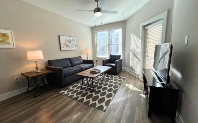 property at 1160 Johnson Ferry Rd NE