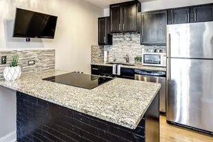 3000 Farnam St, Unit Luxe Midtown Condo in Omaha, NE - Building Photo