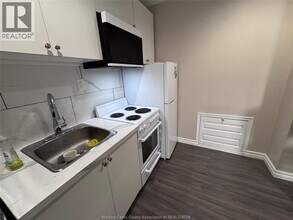 1527 Pierre Ave in Windsor, ON - Building Photo - Building Photo