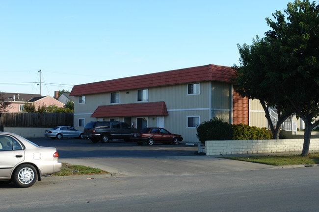 Dee Anna Villas in Salinas, CA - Foto de edificio - Building Photo