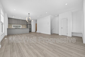 13516-13115 115 Ave NW in Edmonton, AB - Building Photo - Building Photo