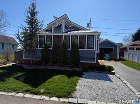 94 Lee Way in Madison, CT - Building Photo