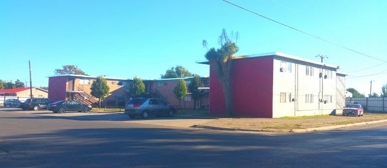 Apache Apartments in Amarillo, TX - Building Photo