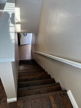 11612 209th St in Lakewood, CA - Foto de edificio - Building Photo