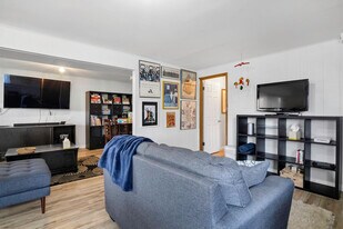 9813 62nd Ave S in Seattle, WA - Building Photo