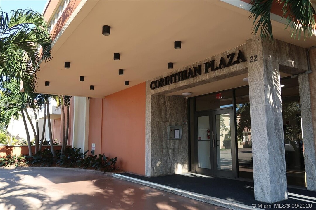 22 Salamanca Ave-Unit -5B in Coral Gables, FL - Building Photo
