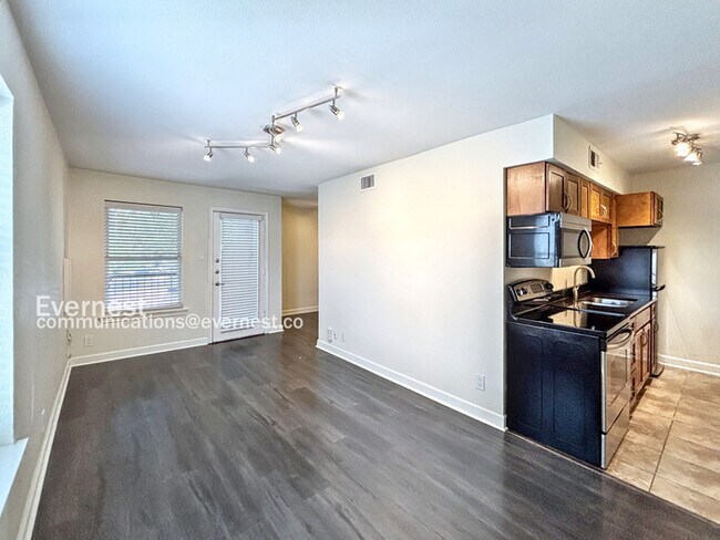 2020 S Congress Ave in Austin, TX - Building Photo - Building Photo