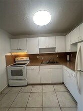 1855 W 60th St in Hialeah, FL - Building Photo - Building Photo