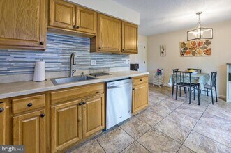 56 Dover Dr in Lindenwold, NJ - Building Photo - Building Photo