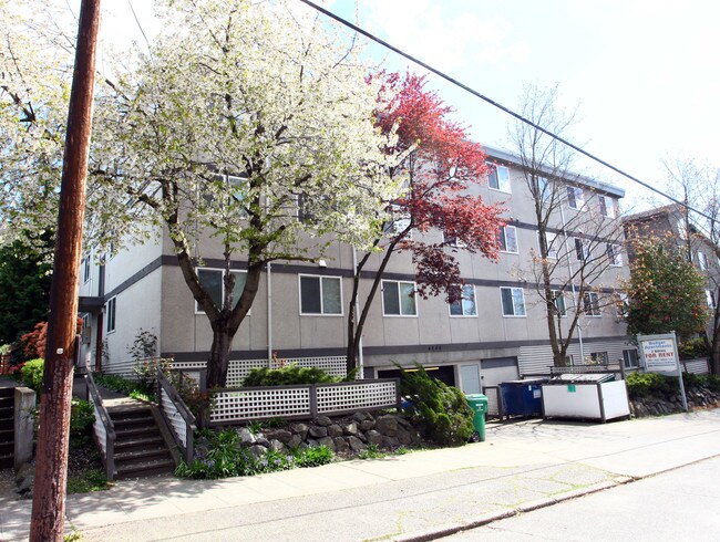 Badger Apartments in Seattle, WA - Foto de edificio - Building Photo