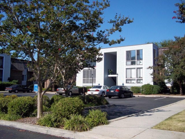 property at 323 Laurens St SW