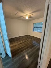 605 Ixoria Ave in Fort Pierce, FL - Building Photo - Building Photo