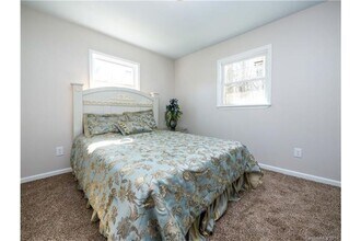 305 S Spargo St in Dallas, NC - Building Photo - Building Photo