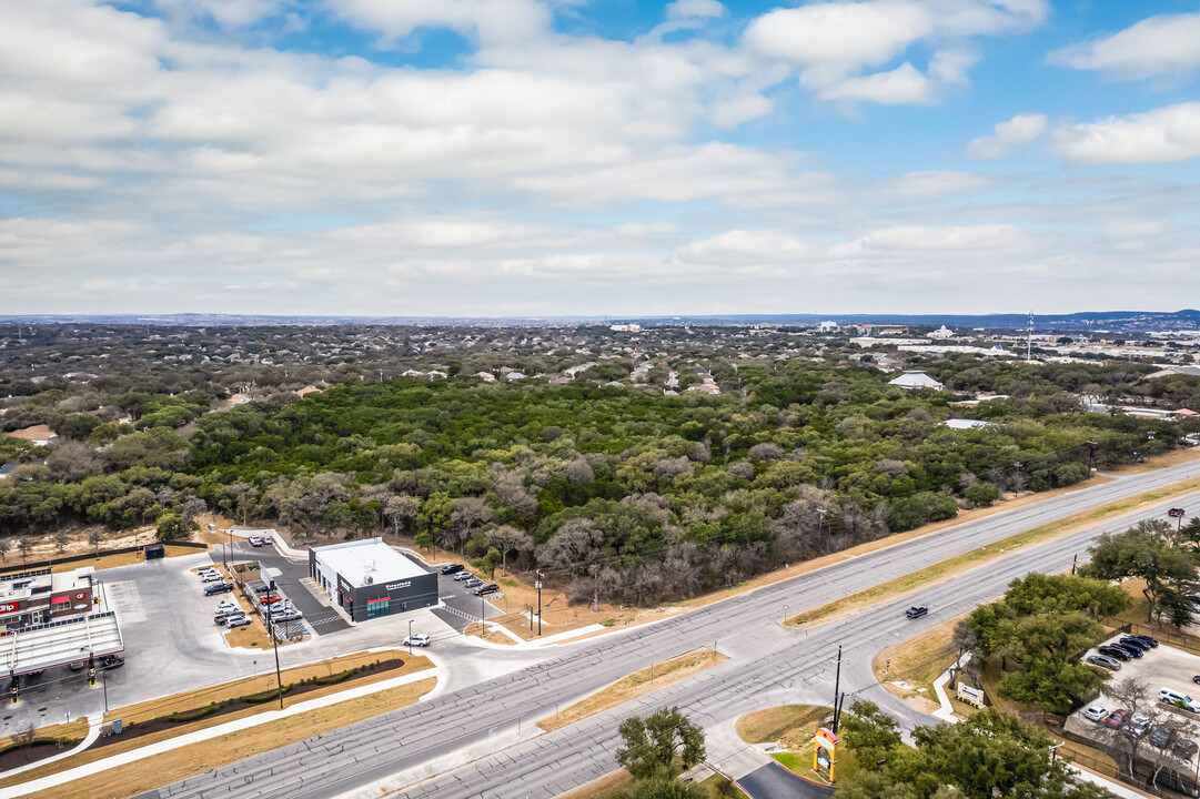 Rosemont Heights in San Antonio, TX - Building Photo