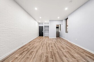 453 W 48th St in New York, NY - Building Photo - Building Photo