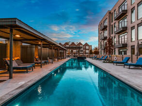 LENOX LAKE HIGHLANDS in Dallas, TX - Building Photo - Building Photo