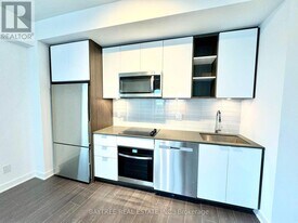 543 Richmond St W in Toronto, ON - Building Photo