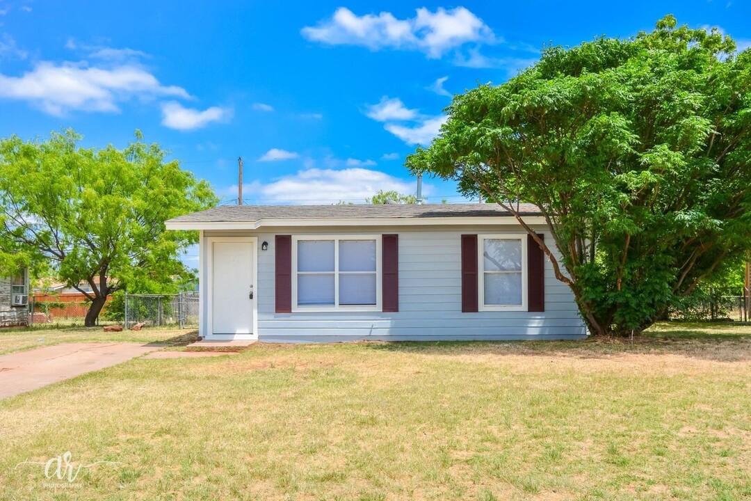 5350 Pueblo Dr in Abilene, TX - Building Photo