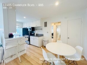 11405 Chandler Blvd in Los Angeles, CA - Building Photo - Building Photo