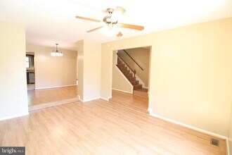 130 Deer Park Ln in Gaithersburg, MD - Building Photo - Building Photo